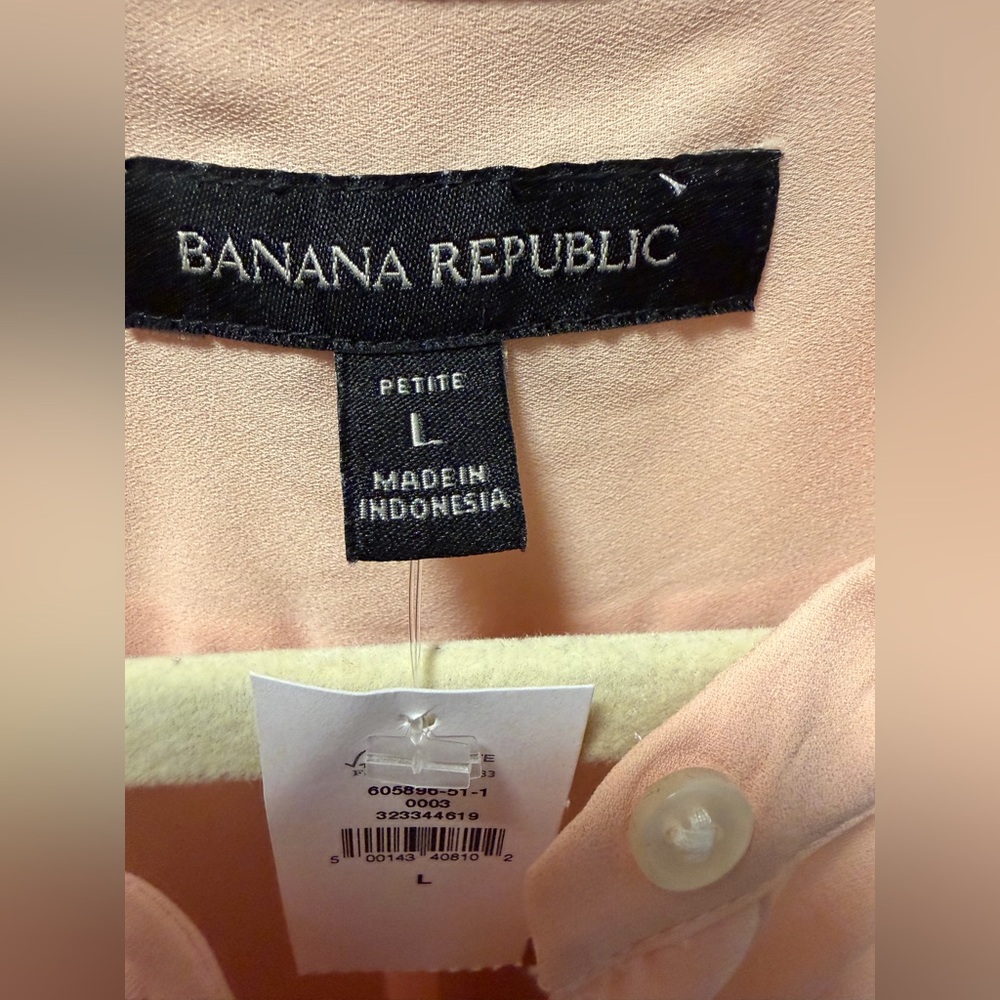 Banana Republic Petite L Blush Pink Ruffle Blouse NWT Flowy Relaxed Fit Top - Picture 8 of 8